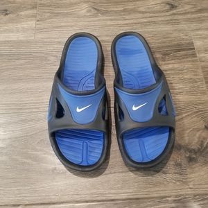 nike first string slide size 13